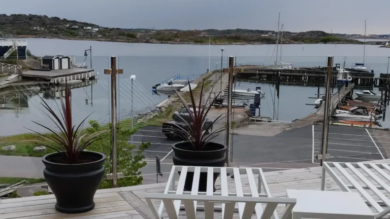 Glasräcke polerat rostfritt stål