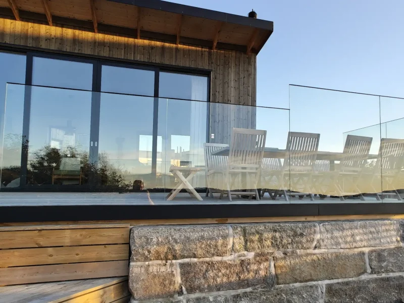 Glasräcke stolpfritt