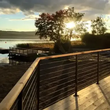 Vajerräcke-lackerat-small Vajerräcke, lackerade stolpar